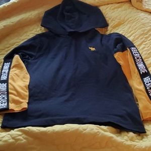 Abercrombie kids tee with hoodie 7/8